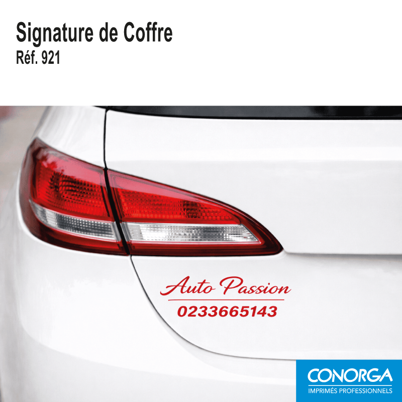 Signature de Coffre en lettrage adhésif rouge sur véhicule blanc